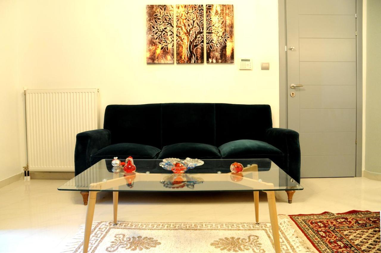 Olive And Orange Apartment Mistras Exterior foto