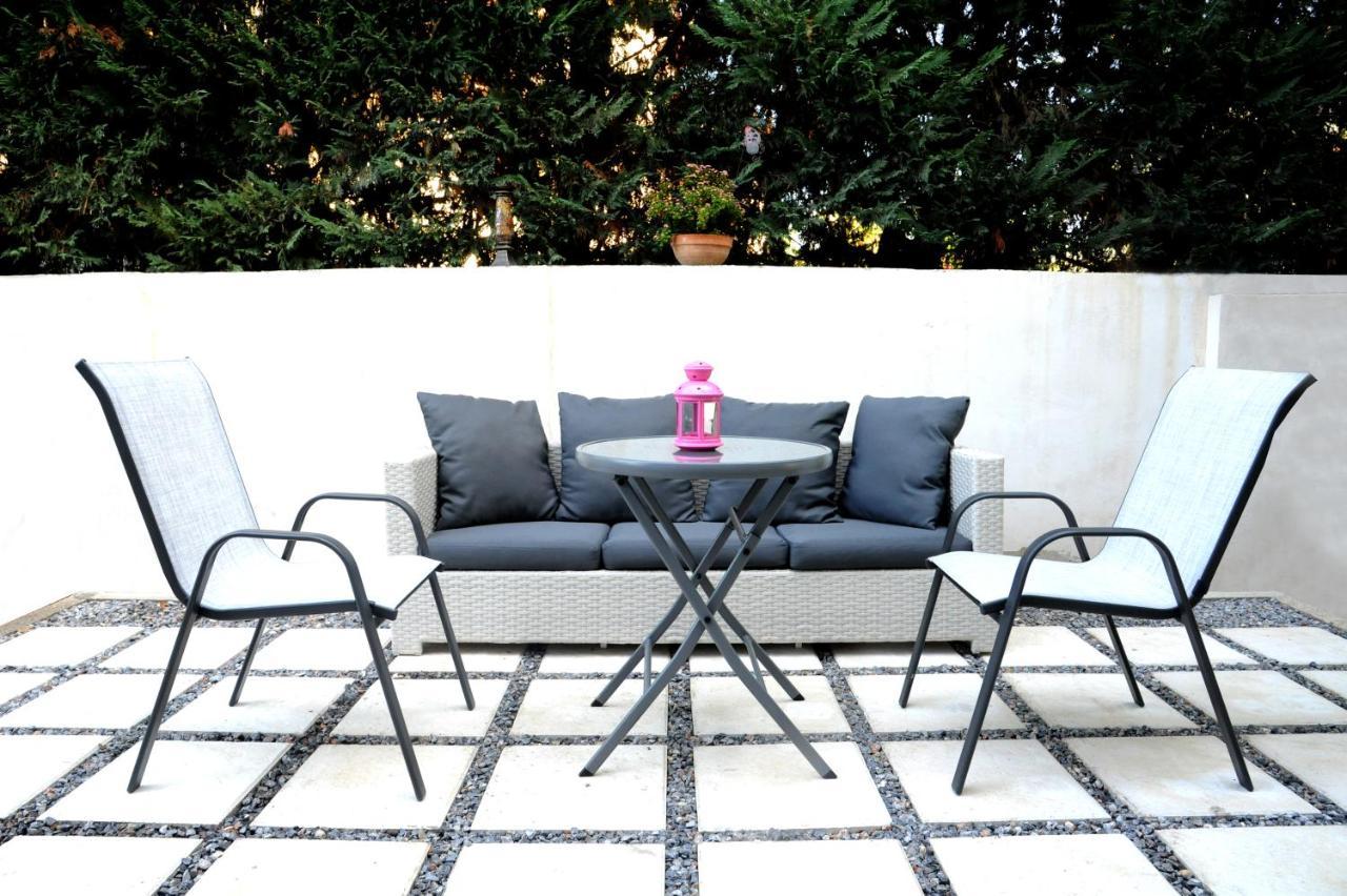 Olive And Orange Apartment Mistras Exterior foto